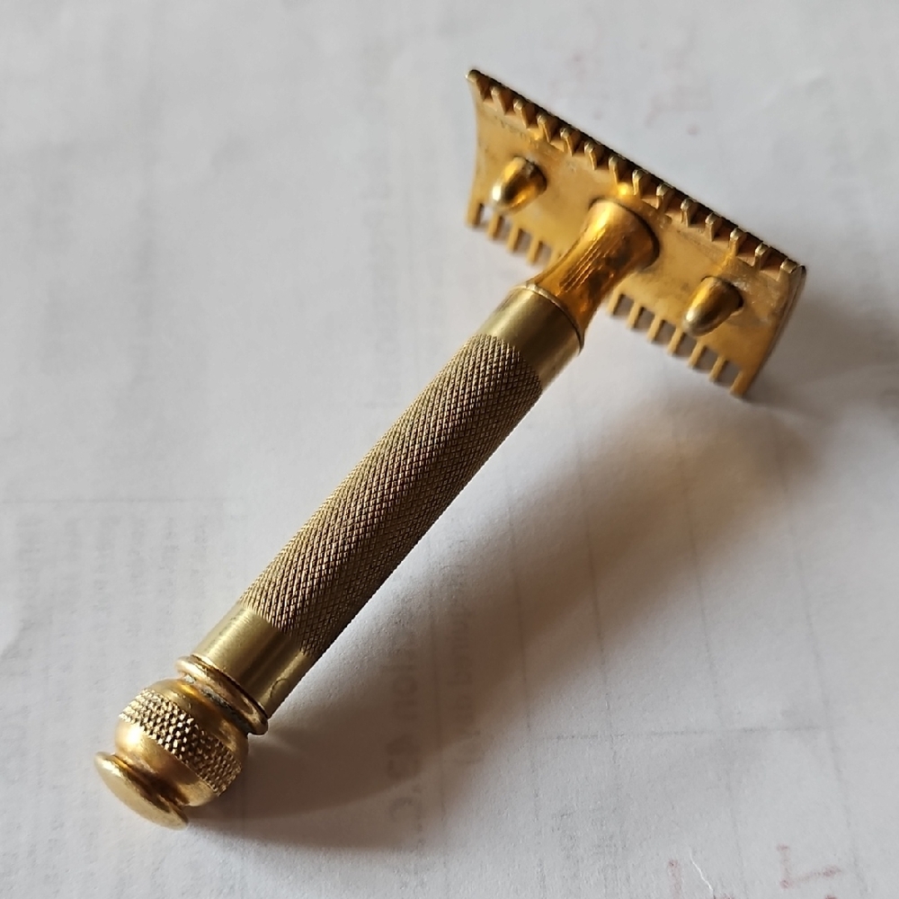 Vintage Gillette Brass "Old Type" Ball End Safety Razor - Open Comb